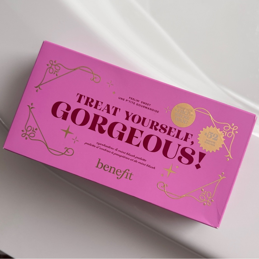 NWT 🎉 Benefit Blush and Eyeshadow Gift Set